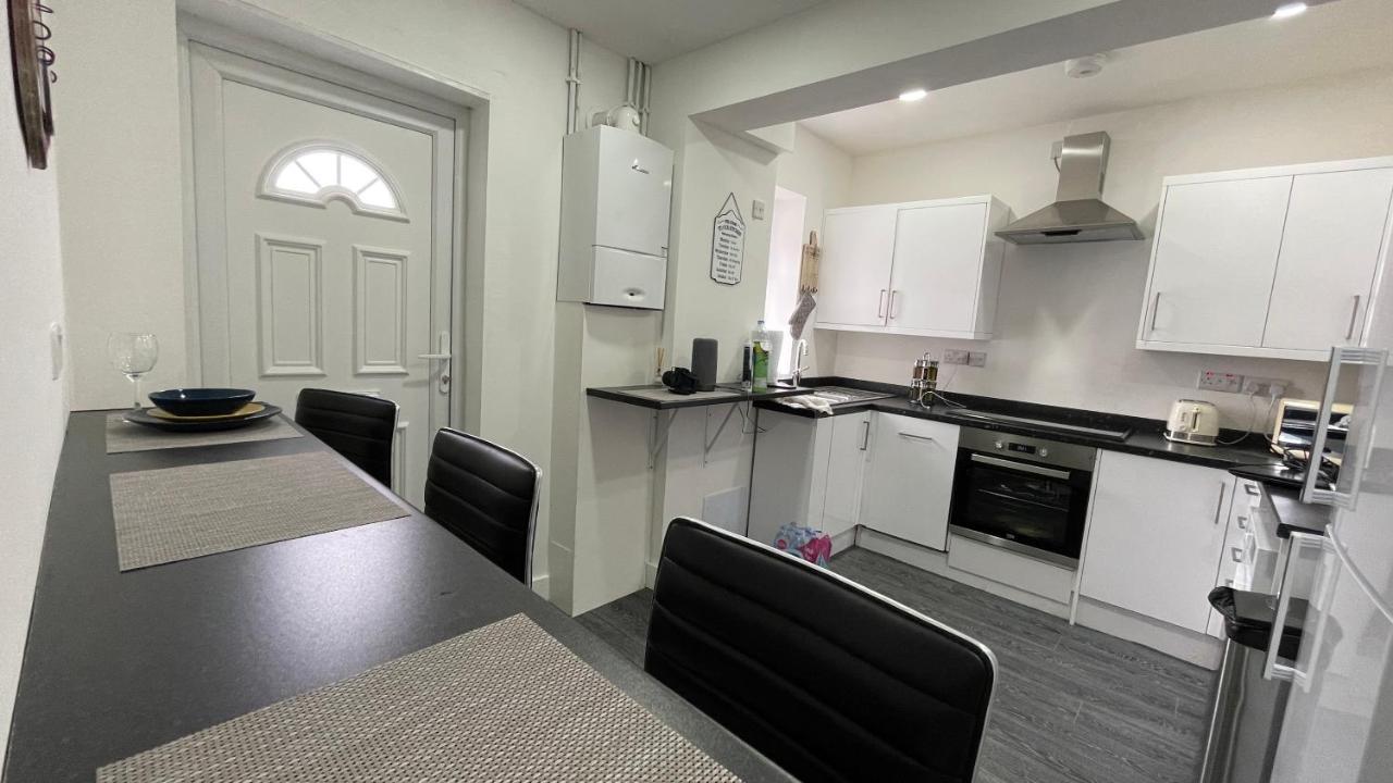 Spacious 6 Bed Home Near City & Albion Stadium Perfect For Contractors! Birmingham Exterior foto